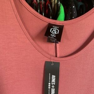 Agnes and Dora Oakley XL